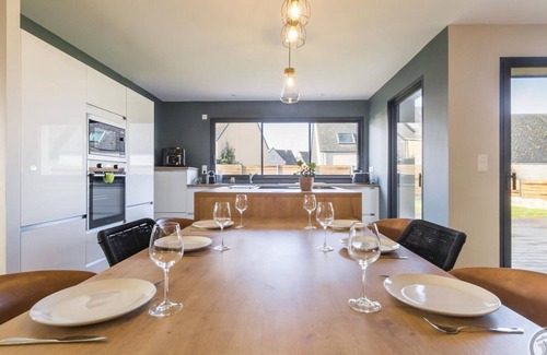 Gouville-sur-Mer Cottage | Contemporary house near beach with garden and Nordic bath