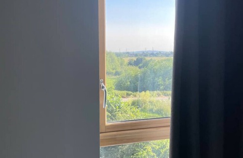 Dagenham House | Contemporary Haven: 4-Bed House in Dagenham