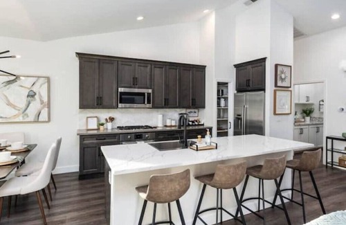 Raisin House | Contemporary Home in Best location!nnnn