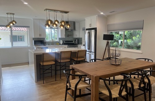 Pierpont Bay Apartment | Contemporary Home In The Ventura Keys