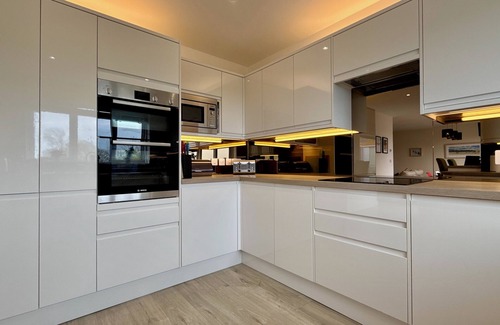 Dyffryn Ardudwy House | Contemporary House, distant sea views and lovely sunsets.