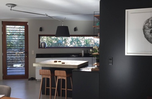 Le Redon House | Contemporary house with pool at the foot of the calanques