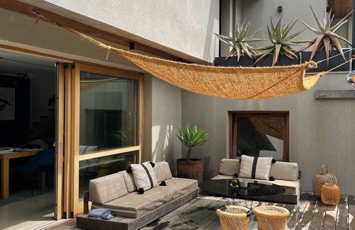 Le Redon House | Contemporary house with pool at the foot of the calanques