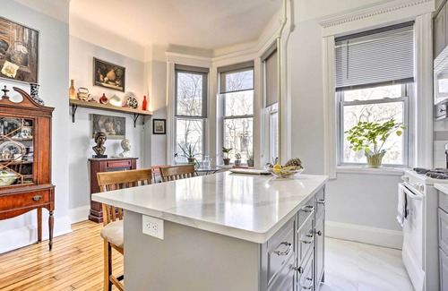 McGinley Square House | Contemporary Jersey City Abode ~ 5 Mi to NYC!