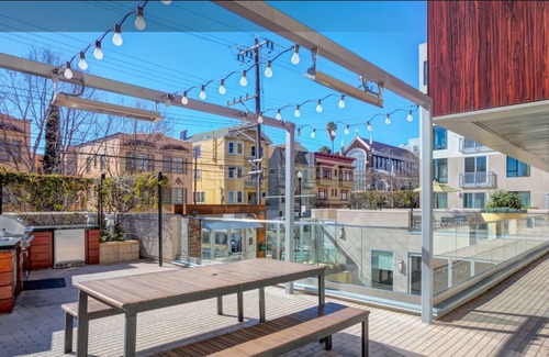 Inner Mission House | Contemporary large 1BR, in unit Washer/Dryer, FREE parking with all amenities!