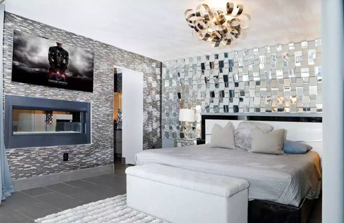 Bushnell Basin House | Contemporary/Modern 3 bedroom Family Custom home