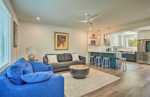 Old Village House | Contemporary Mount Pleasant Townhome Near Coast!