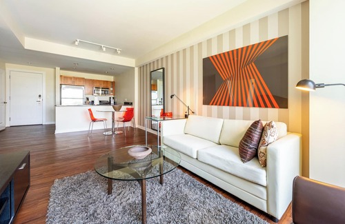 West End Apartment | Contemporary One Bedroom in Historic West End