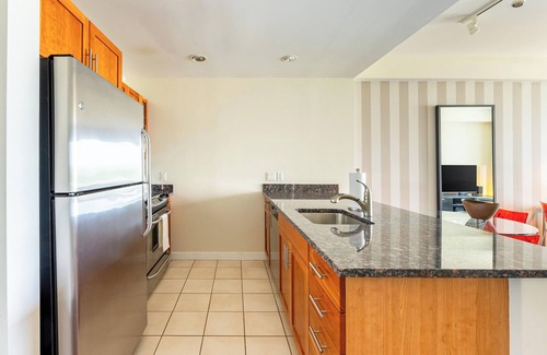 West End Apartment | Contemporary One Bedroom in Historic West End