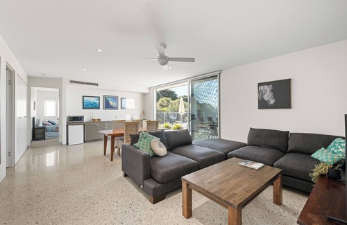 Ventnor Villa | Contemporary Pool Side Villa