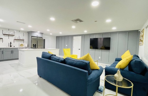 Temple Crest House | Contemporary Retreat In Tampa.