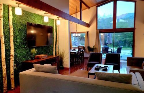 Three Rivers House | Contemporary River House close to SNP gate -7acres