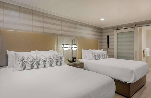 Southeast Torrance Hotel | Contemporary Room with 2 Queen-Size Beds! Spacious Bathroom, Relaxing Patio, Gym