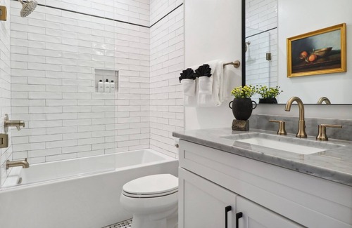 Historic Downtown Savannah House | Contemporary Savannah Retreat | Near Forsyth Park