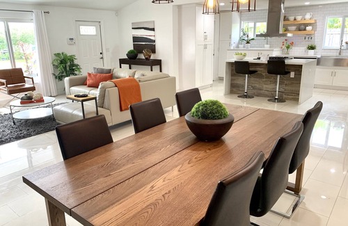 Coral Heights House | Contemporary Vacation Home