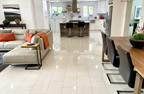 Coral Heights House | Contemporary Vacation Home