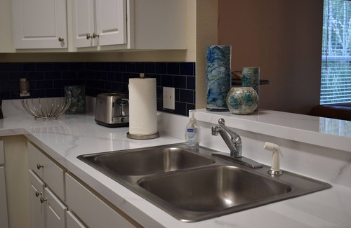 Haile Plantation Condo | Contemporary Vacation Sabbatical Home in Haile