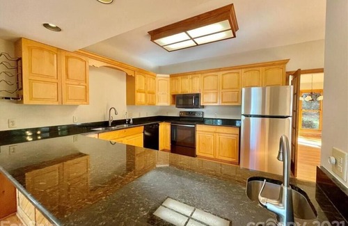 Bowling Green House | Contemporary woodland home on Lake Wylie with hot tub, sleeps 16