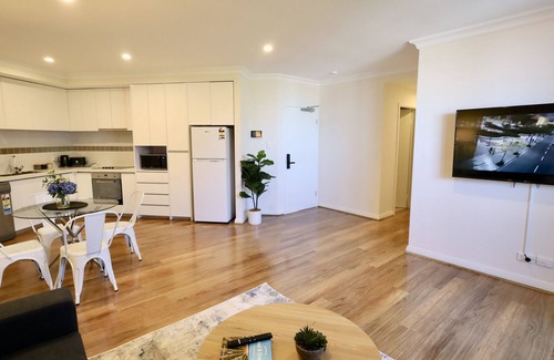 Midland Apartment | Contempory Comforts Midland