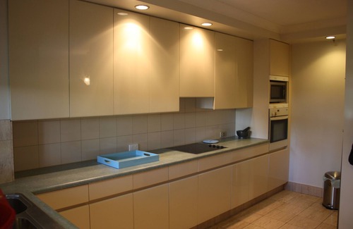 Main Beach Apartment | Contessa Holiday Apartments