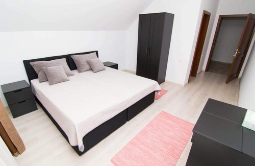 Sfantu Gheorghe Bed & Breakfast | Continental Boutique Rooms