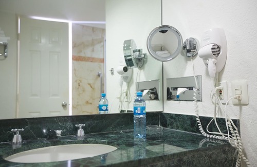 Chetumal Hotel | Continental Caribe Bay
