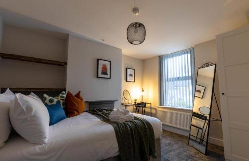 Riverside Apartment | Contractor 3Bed Home in Central Cardiff Ideal for Long Stays Free On Street Parking