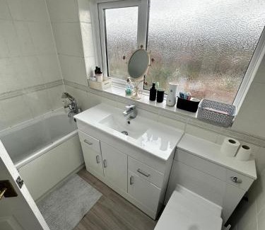 Strood House | Contractor-Friendly 3-Bed Home in Strood, Kent with Free Parking