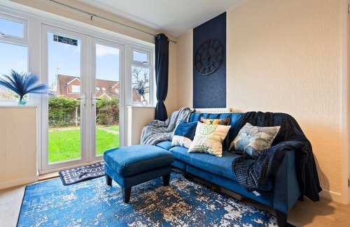 West Huntspill House | Contractors, discounts*parking