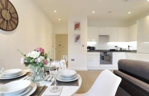 St Albans Apartment | Contractors l Holidays l Long Stays l Short Stays l WiFi l Remigro Short Lets