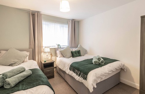 Oldbury House | Contractors/large groups - house