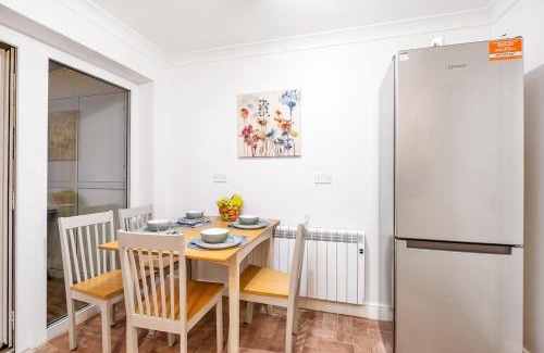 Peterborough House | Contractors Welcome to Chantry close stay!