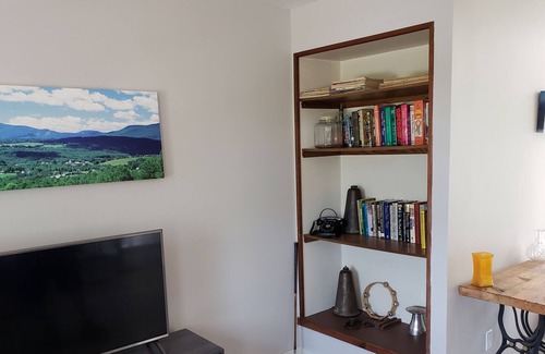 Waterbury House | Convenience, Coffee and Views too!