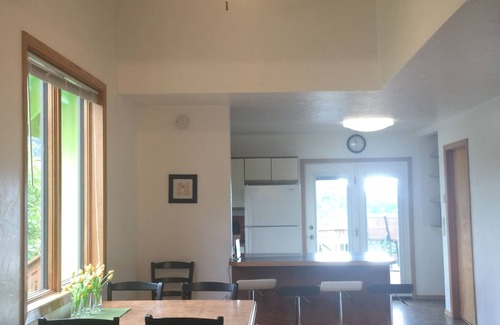 Salmon Creek House | CONVENIENCE WITH A VIEW!