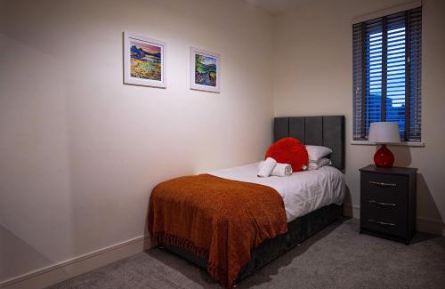 Crawley City Centre Apartment | Convenient 2 Bedroom Apartment in Crawley