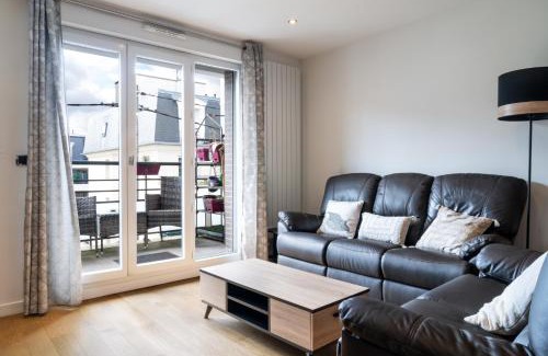 Noisy-le-Grand Apartment | Convenient 2BR Apt near subway