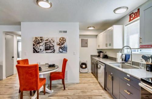Sugar House Apartment | Convenient 2BR Apt w Covered Parking SLC