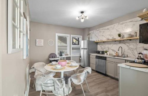 Meridian-Kessler Apartment | Convenient 2BR Near Convention & Hospitals