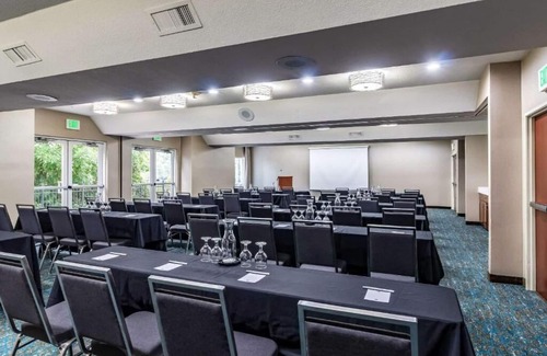 Parkrose House | Convenient accommodations near Portland International Airport