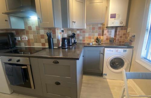 Bedford Apartment | Convenient Contractor Stay Free Parking Walk To Weatherspoons