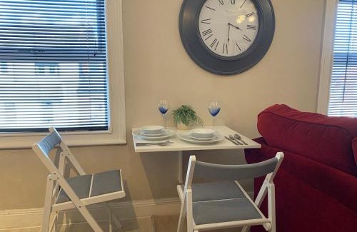 Bedford Apartment | Convenient Contractor Stay Free Parking Walk To Weatherspoons