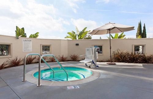 El Monte House | Convenient El Monte Rooms near LA hotspots