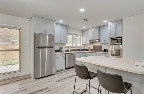 Texarkana House | Convenient Family-Friendly Location: Texarkana Gem