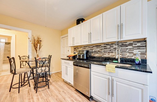 Hartford Condo | Convenient Hartford Condo < 2 Mi to Dtwn!