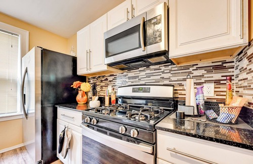 Hartford Condo | Convenient Hartford Condo < 2 Mi to Dtwn!