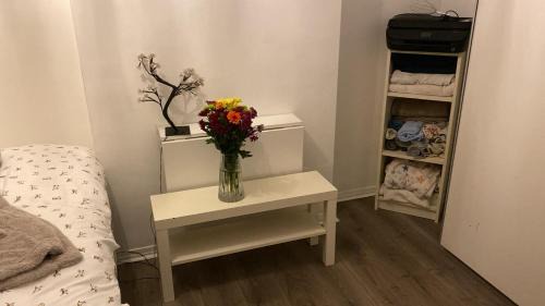 Larkhall House | Convenient Home-stay