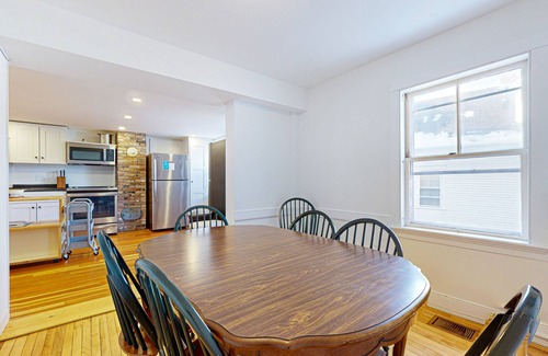 Weston House | Convenient in-town house, river view, dog-friendly, deck, kitchen, w/d, TV, wifi