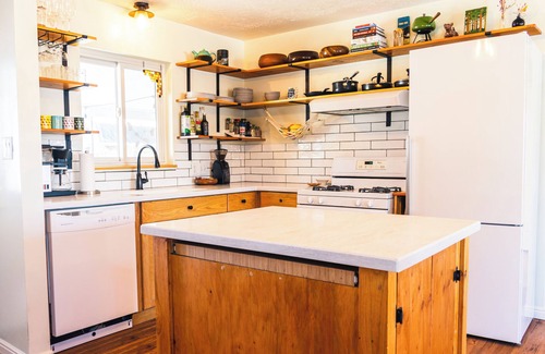 South Salt Lake House | Convenient Location Mid Term Rental, Pets allowed! Great neighborhood