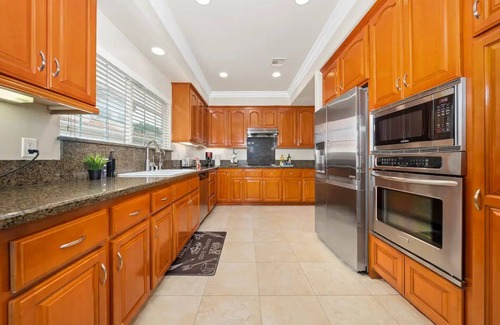 South el Monte House | Convenient Located Warming Large 4 Bedroom 3 Bath Home Near DTLA over 2,100 SF