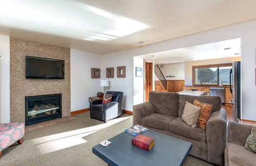 Park Meadows House | Convenient location on shuttle route with fantastic mountain views!